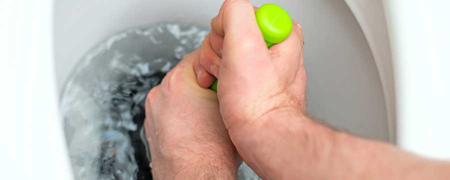 5-Clogged-Toilet-Tips-That-Will-Get-You-Out-of-a-Jam
