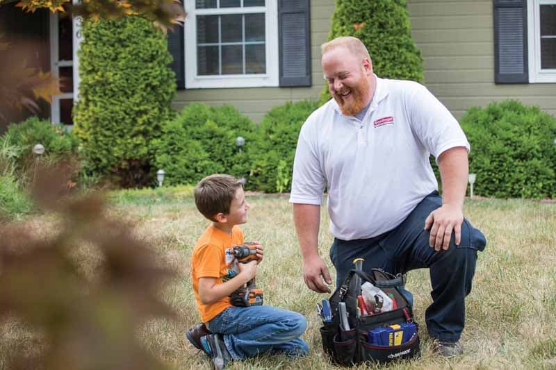 dealer-talking-with-child